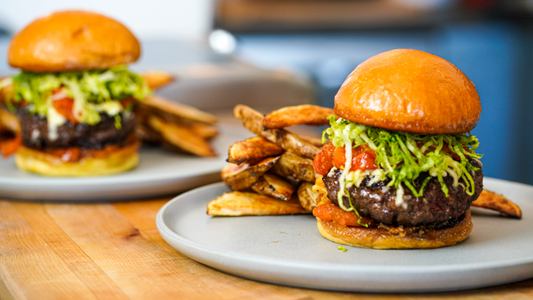 Deluxe Cheeseburgers With Crispy Onion Rings